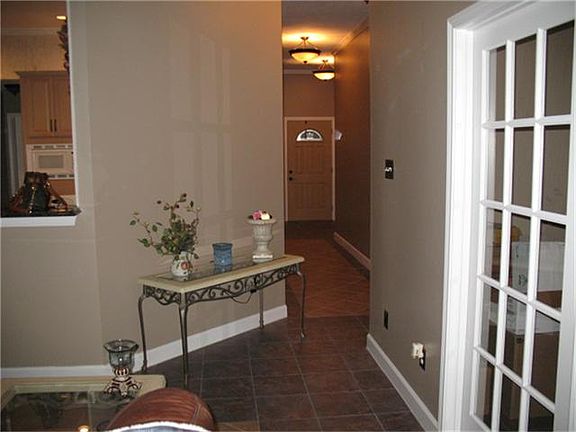 ISLAND KITCHEN WITH GRANITE