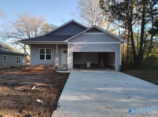 1612 College St SE, Decatur, AL 35601