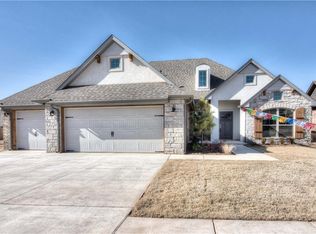 18725 Trailview Way, Edmond, OK 73012