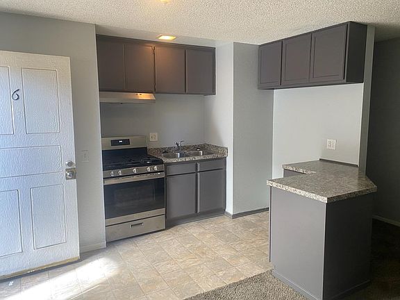 kitchen, entry