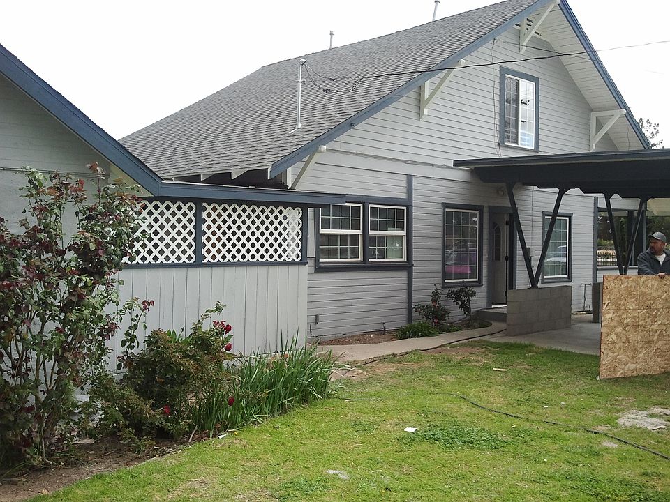 Large Fenced-In Yard with Storage/Laundry Rooms