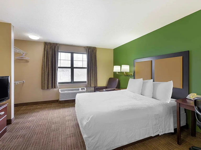 Studio Suite - 1 Queen Bed