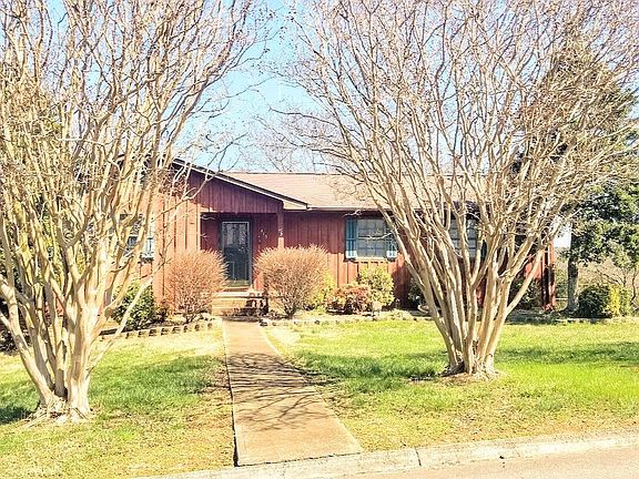 2nd image of 415 W Hills Dr