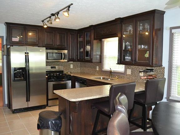 2nd image of 105 Aspen Ct
