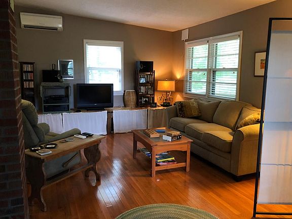 9263 S Tomlin Hill Rd Columbia MO 65201