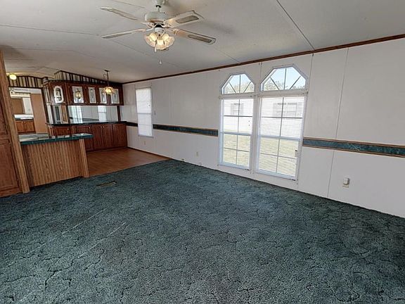 3rd image of 256 McAdam Dr