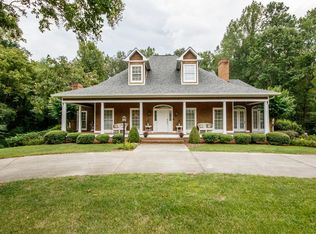 1901 Canterbury Dr, Dalton, GA 30720