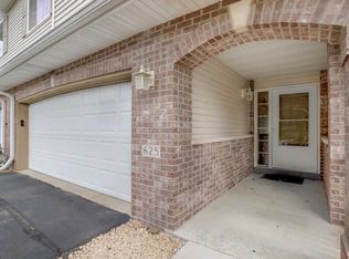 625 Crane Creek Ln, Eagan, MN 55121