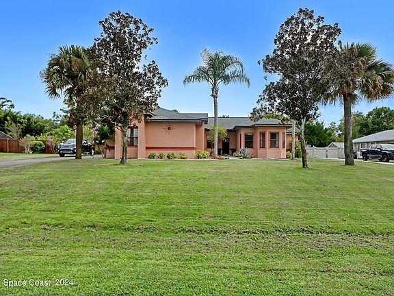 3rd image of 4810 Cathedral Way