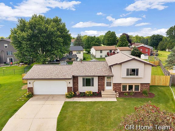 2nd image of 2304 Brookfarm Ct SE