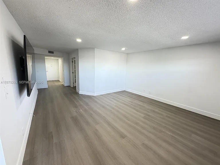 22605 SW 66th Ave #403 — Photo 9