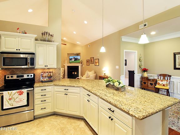 3rd image of 7247 Alysha Vineyard Way