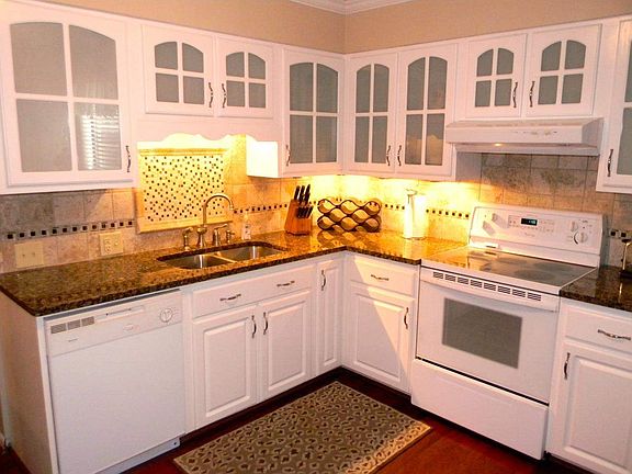 2nd image of 4 Hillbrook Way #11