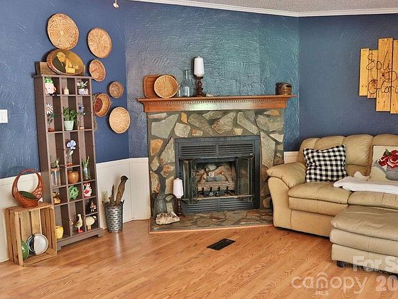 5th image of 2095 Goodman Lake Rd