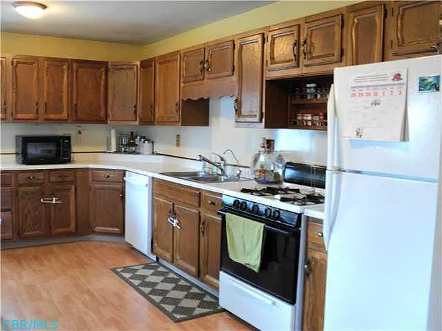 91 Meadow Ln photo 1