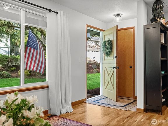 3rd image of 10431 Glenwood Drive SW