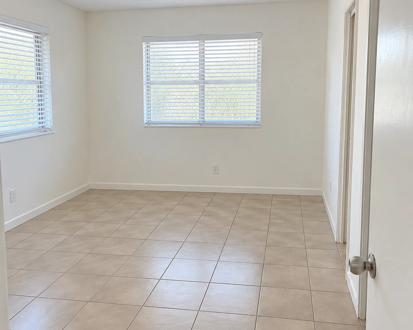 Westland Manor — Photo 4