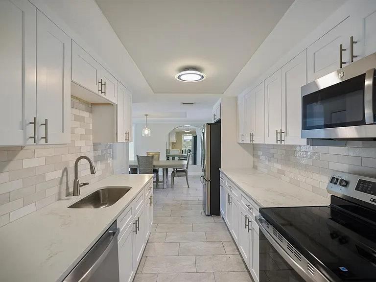 545 Bluebell Rd — Photo 8