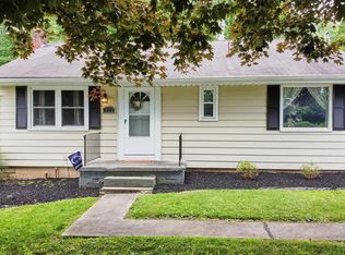1625 Old Trail Rd, Etters, PA 17319