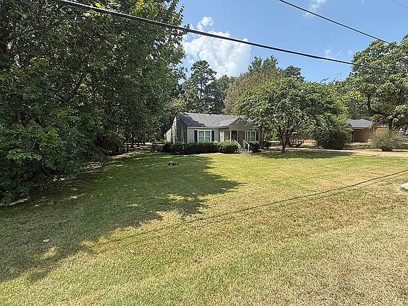 4th image of 905 Lee St