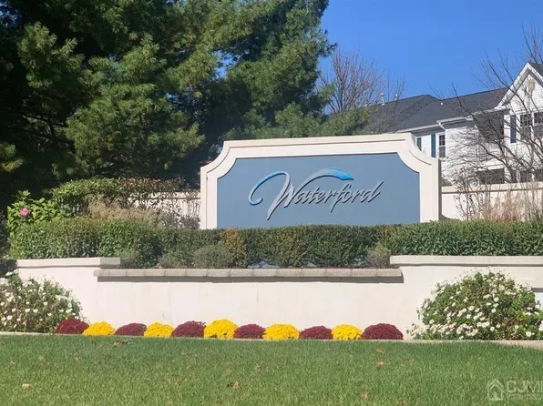 1335 Waterford Dr, Edison, NJ 08817
