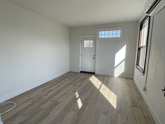 5th image of 5 6th St Unit B
