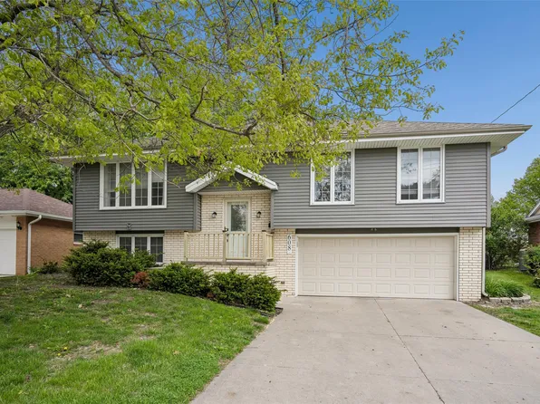 608 E 17th St N, Newton, IA 50208