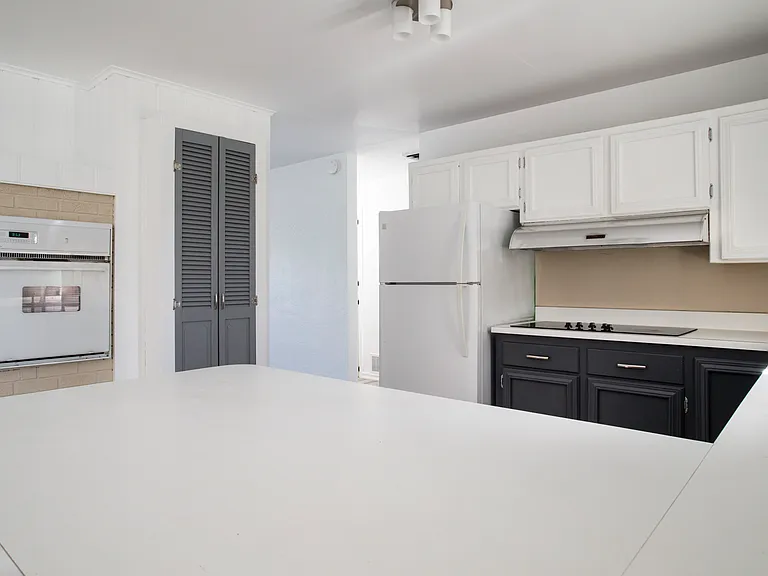 2812 San Pedro Dr NE — Photo 10