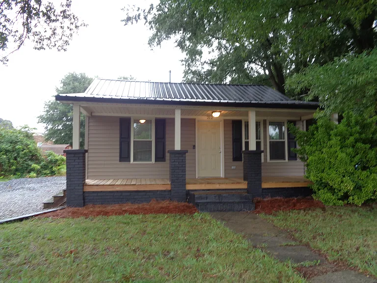 212 Orr St — Photo 16