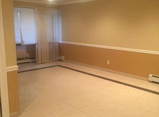 2047 Clintonville St #2, Whitestone, NY 11357