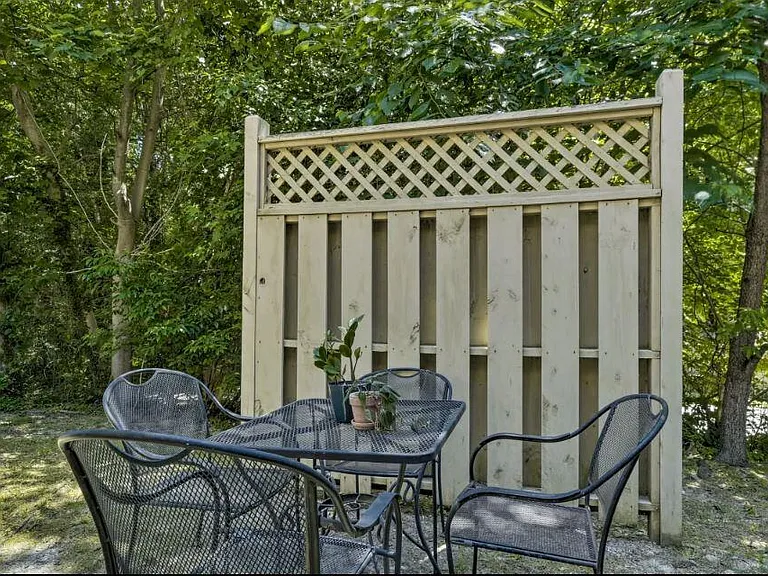 4701 Blue Bird Ct #E — Photo 24