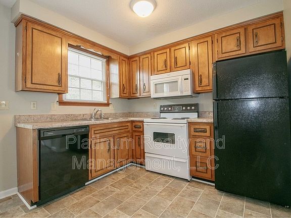 5th image of 810B Golfview Pl #B