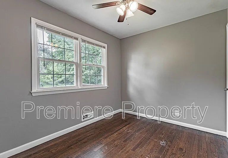 3320 S Sterling Ave — Photo 11
