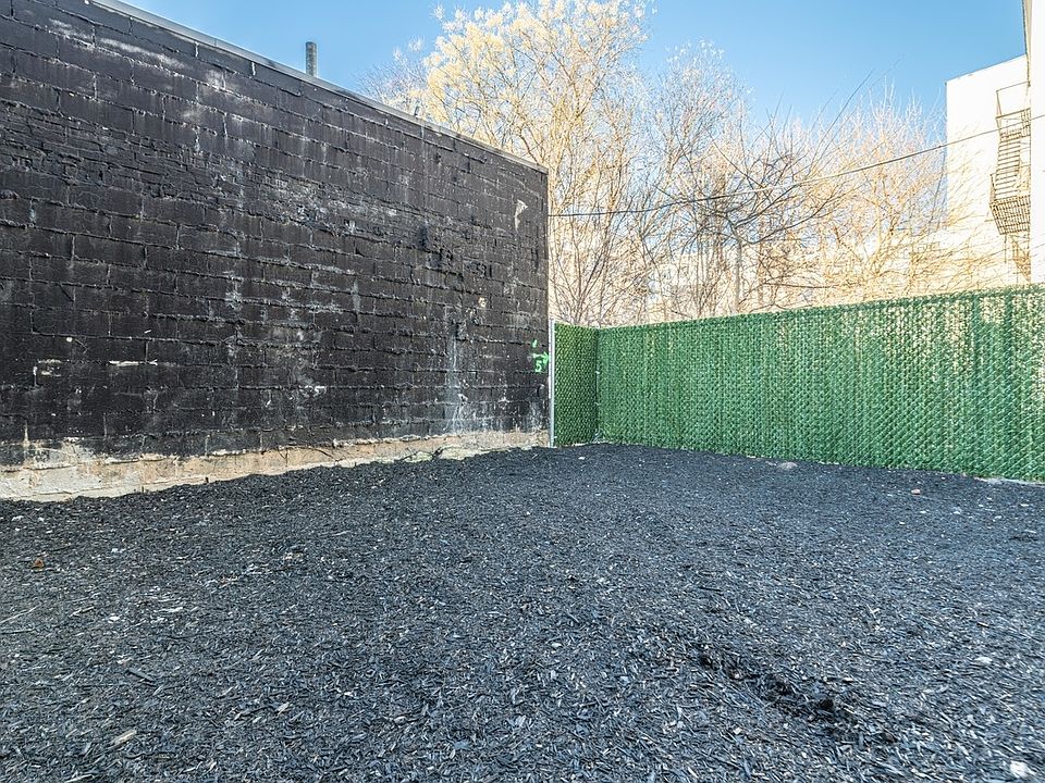 1st image of 15 Jefferson St #1B