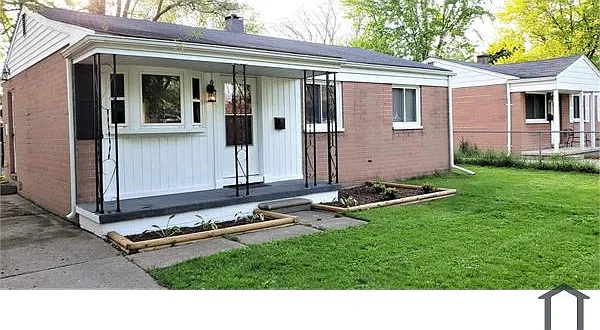 3 bed, $1,905 — Photo 2
