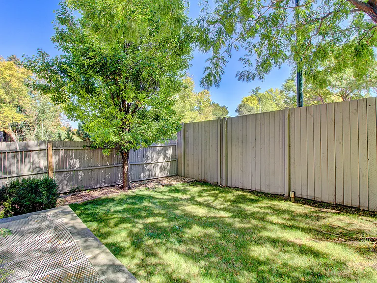 414 N Harrison St — Photo 41