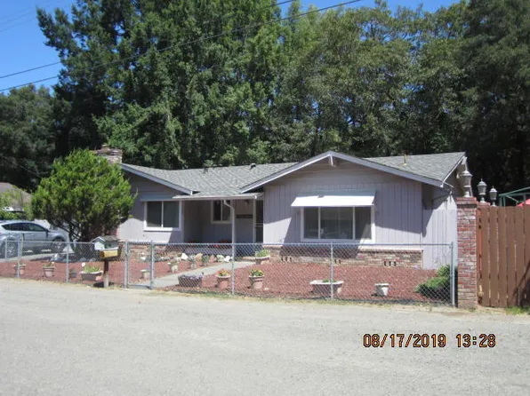 39 Palomino Way, Garberville, CA 95542