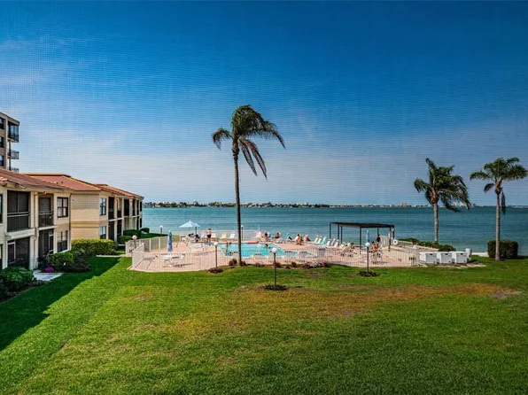 6145 Sun Blvd APT 201, Saint Petersburg, FL 33715