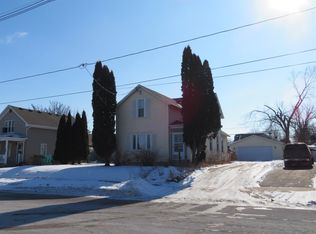 817 3rd St, Menasha, WI 54952