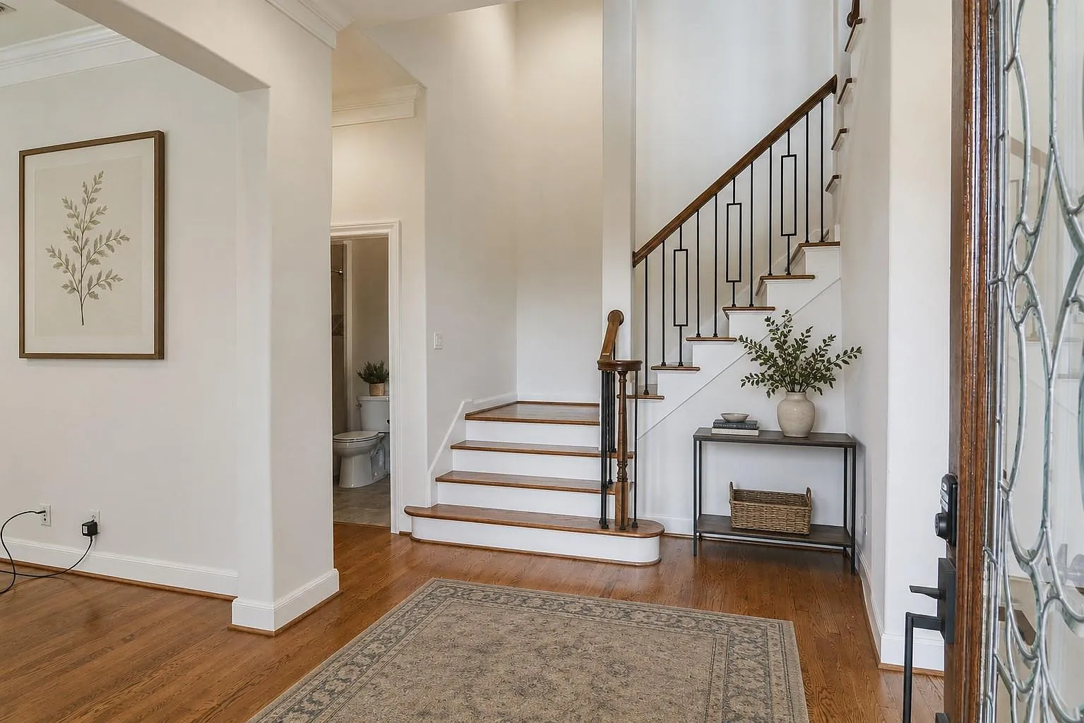 3 bed, 2.5 bath, 2885 sqft, $4,175 — Photo 2