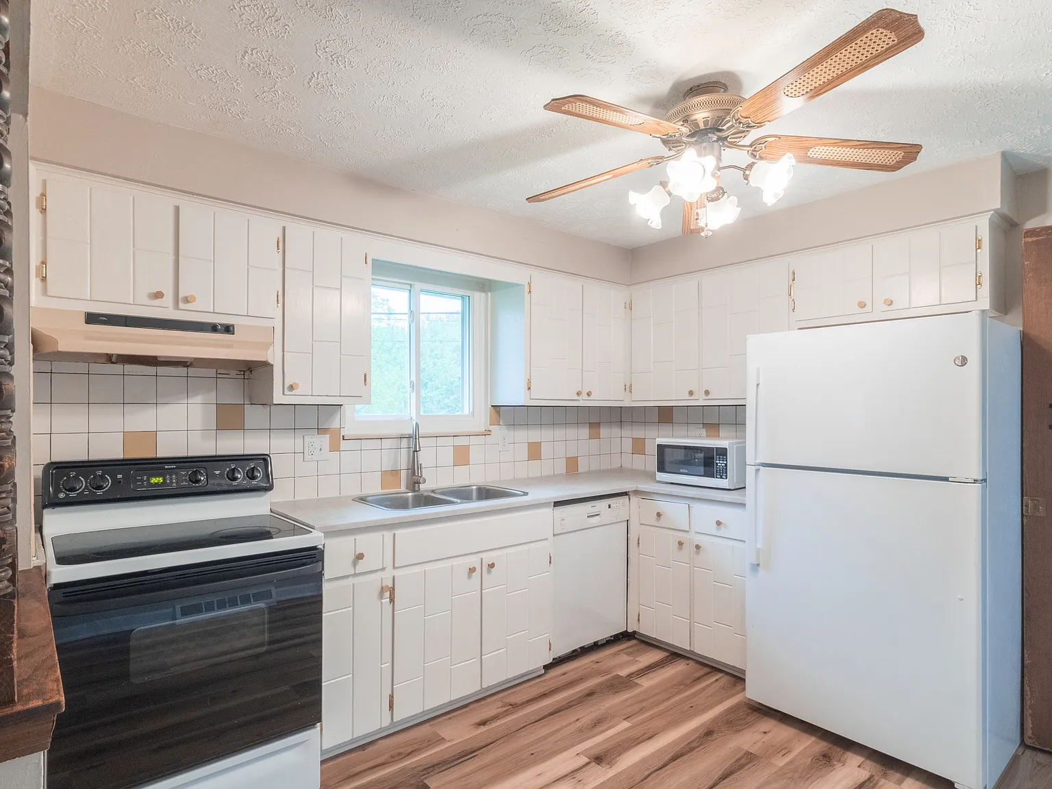 2 bed, 750 sqft, $1,100 — Photo 4