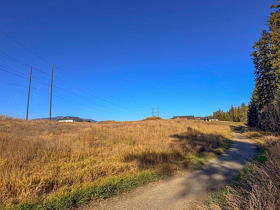 3rd image of 2082 White Tail Way