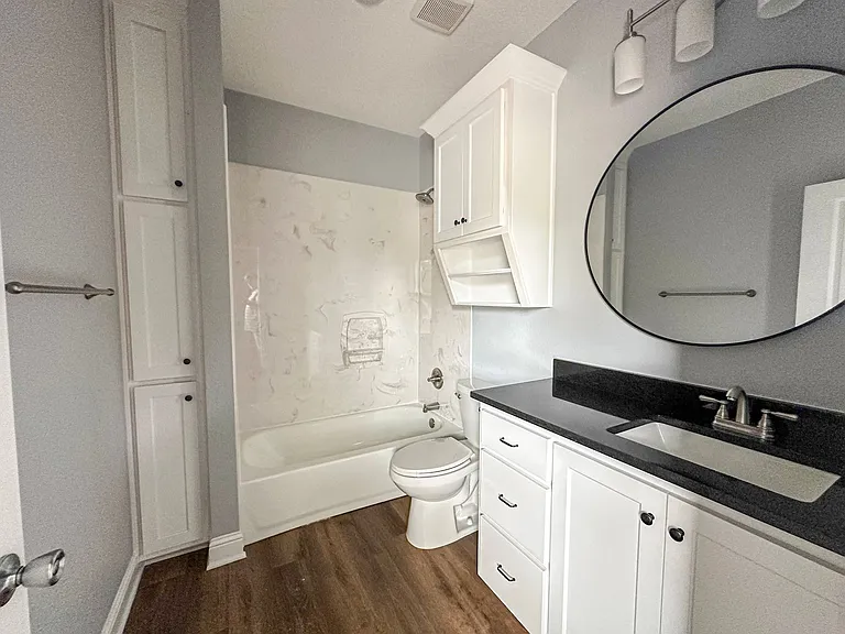 100-102 Vitava Dr W — Photo 10