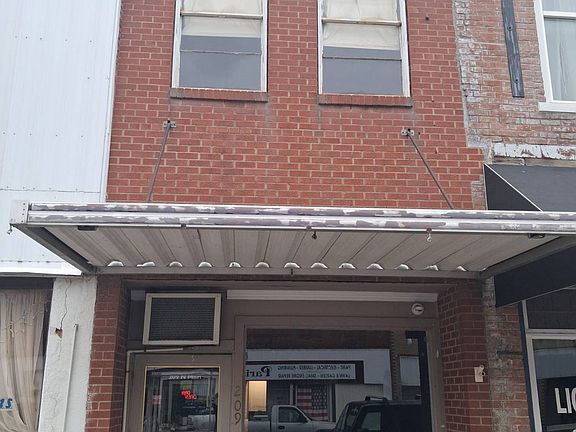 2nd image of 209 N Main St