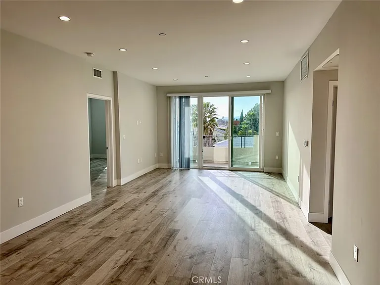 5820 La Mirada Ave #403 — Photo 14