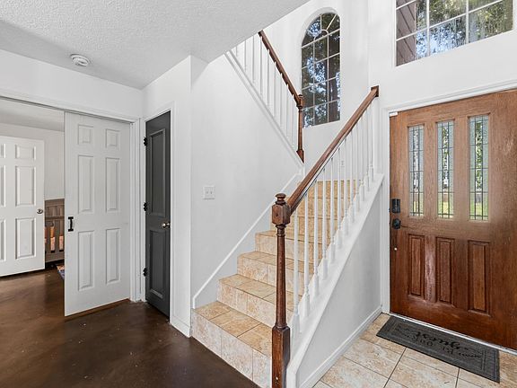 3rd image of 9830 Ellen St