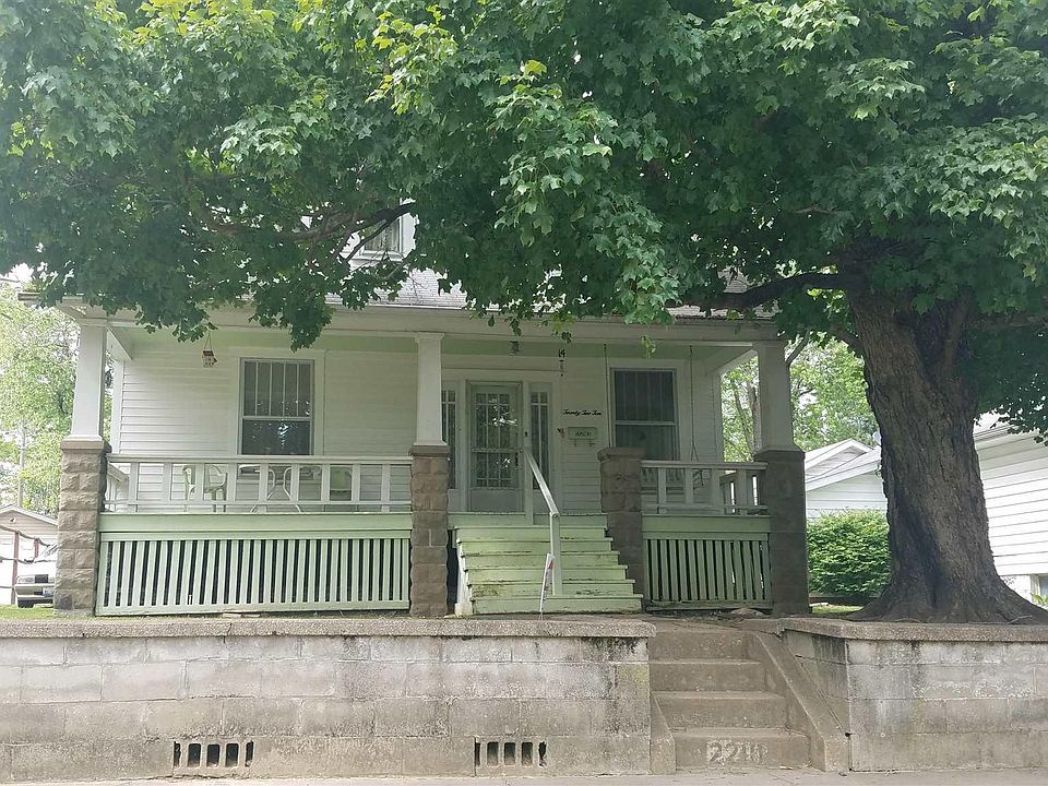 1st image of 2210 Clay St
