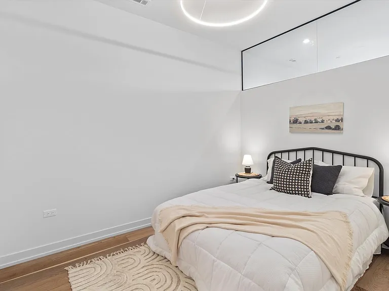 4514 N Clark St #210 — Photo 12