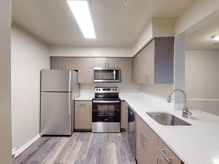 Canterbury Apartments — Photo 102