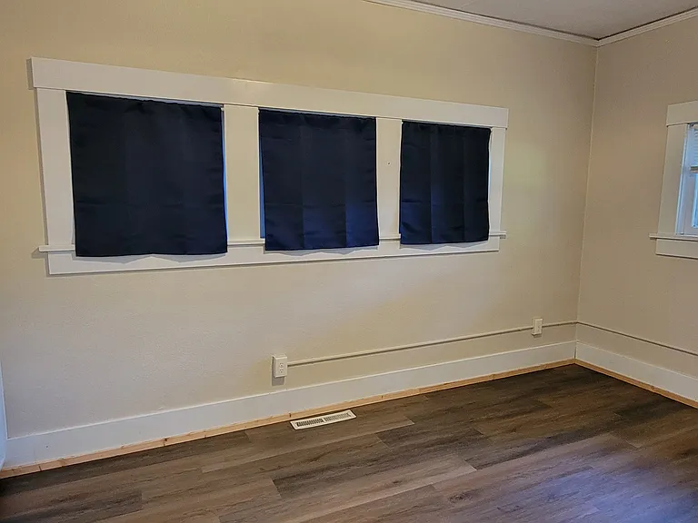 2421 W Madison Ave — Photo 9